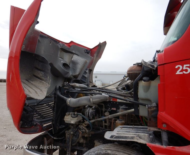 image for item KW9687 2007 Freightliner Columbia  semi truck