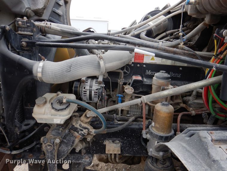 image for item KW9687 2007 Freightliner Columbia  semi truck