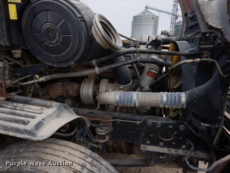 image for item KW9687 2007 Freightliner Columbia  semi truck