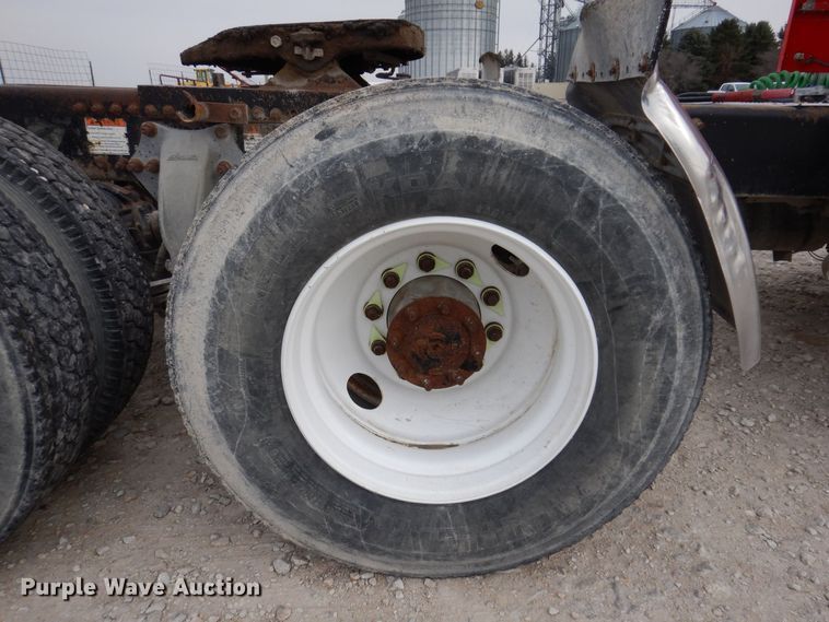 image for item KW9687 2007 Freightliner Columbia  semi truck