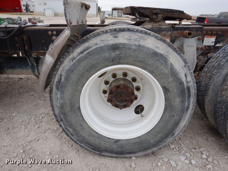 image for item KW9687 2007 Freightliner Columbia  semi truck