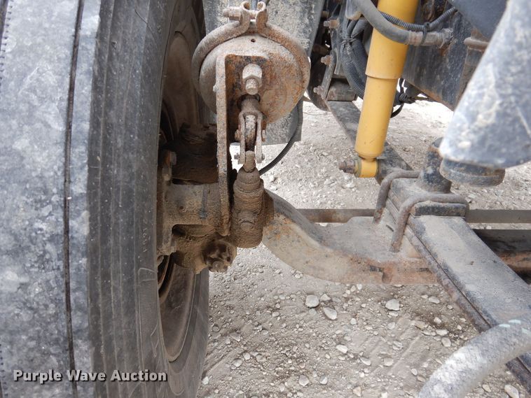 image for item KW9688 2004 Freightliner Columbia  semi truck