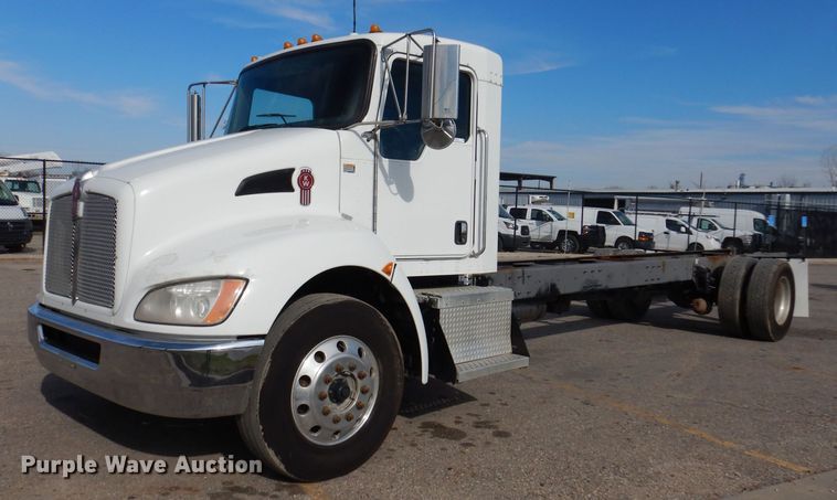 image for item KW9768 2014 Kenworth T370  truck cab and chassis