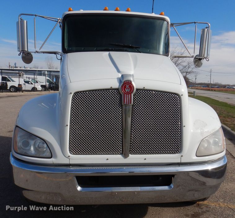 image for item KW9768 2014 Kenworth T370  truck cab and chassis