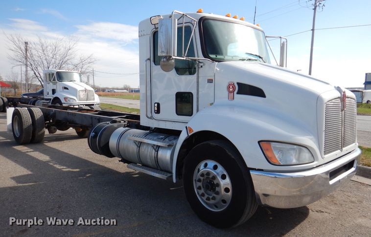 image for item KW9768 2014 Kenworth T370  truck cab and chassis