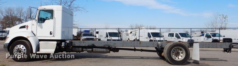 image for item KW9768 2014 Kenworth T370  truck cab and chassis