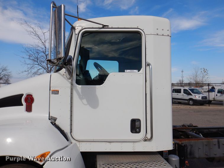 image for item KW9768 2014 Kenworth T370  truck cab and chassis