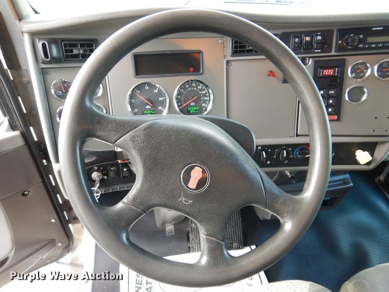 image for item KW9768 2014 Kenworth T370  truck cab and chassis