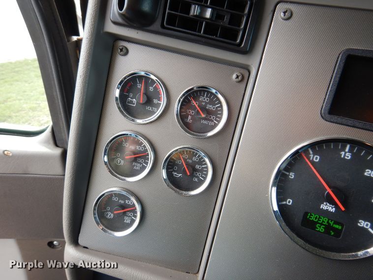 image for item KW9768 2014 Kenworth T370  truck cab and chassis