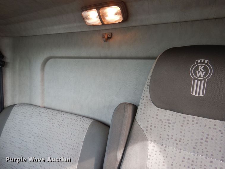 image for item KW9768 2014 Kenworth T370  truck cab and chassis