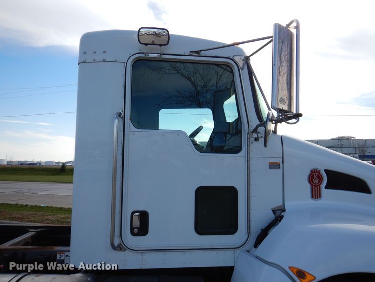 image for item KW9768 2014 Kenworth T370  truck cab and chassis