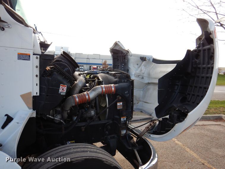 image for item KW9768 2014 Kenworth T370  truck cab and chassis