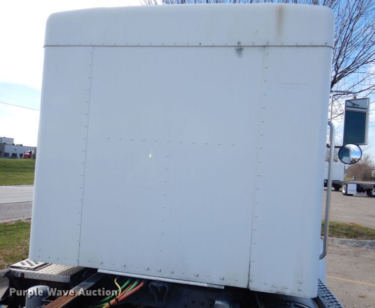 image for item KW9768 2014 Kenworth T370  truck cab and chassis