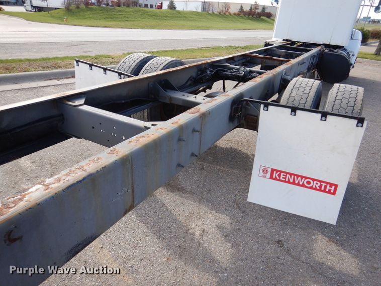 image for item KW9768 2014 Kenworth T370  truck cab and chassis