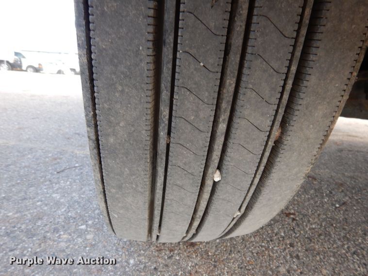 image for item KW9768 2014 Kenworth T370  truck cab and chassis