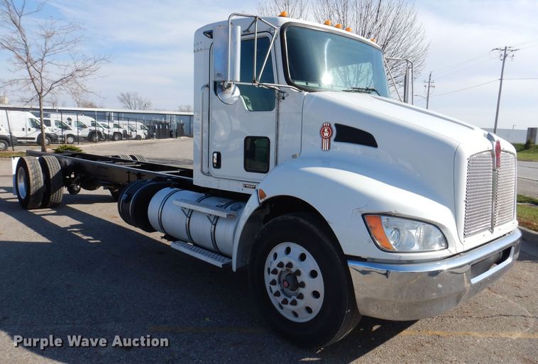 image for item KW9769 2014 Kenworth T370  truck cab and chassis