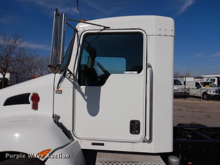 image for item KW9769 2014 Kenworth T370  truck cab and chassis