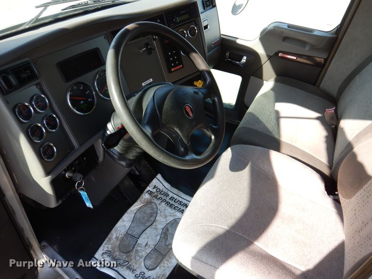image for item KW9769 2014 Kenworth T370  truck cab and chassis