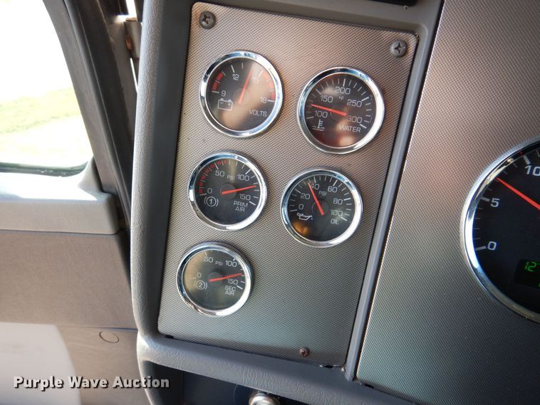 image for item KW9769 2014 Kenworth T370  truck cab and chassis