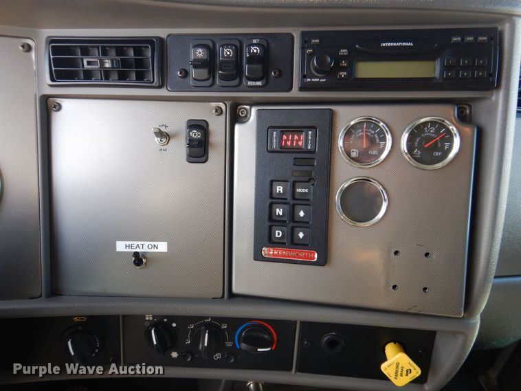 image for item KW9769 2014 Kenworth T370  truck cab and chassis