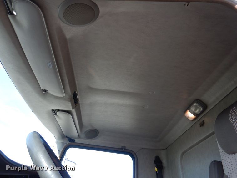 image for item KW9769 2014 Kenworth T370  truck cab and chassis