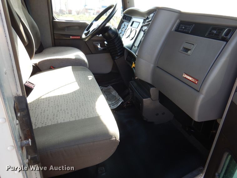image for item KW9769 2014 Kenworth T370  truck cab and chassis
