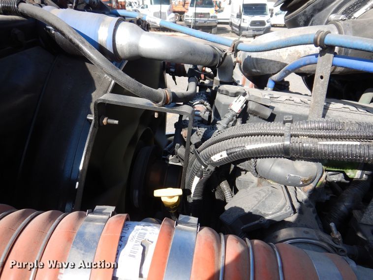 image for item KW9769 2014 Kenworth T370  truck cab and chassis