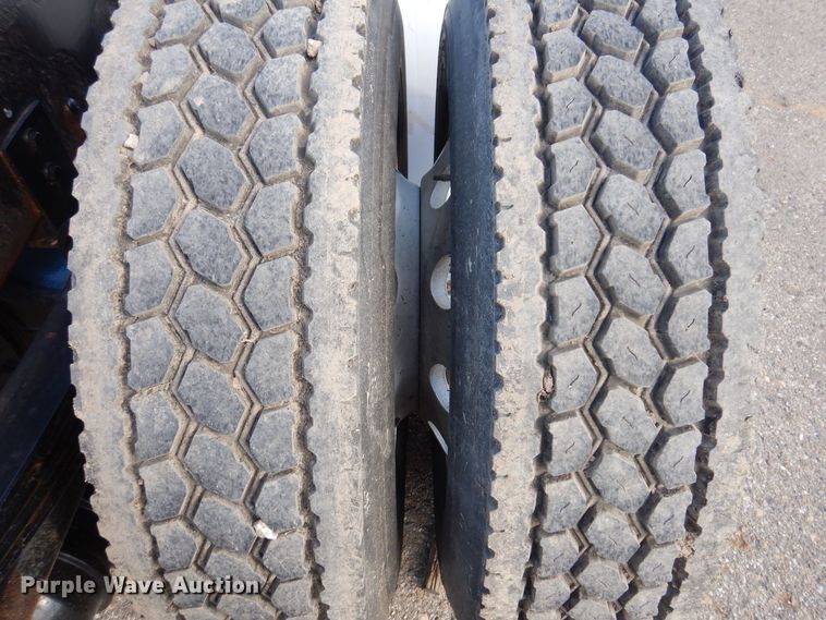 image for item KW9769 2014 Kenworth T370  truck cab and chassis