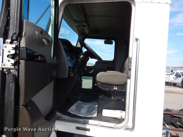 image for item KW9770 2014 Kenworth T370  truck cab and chassis