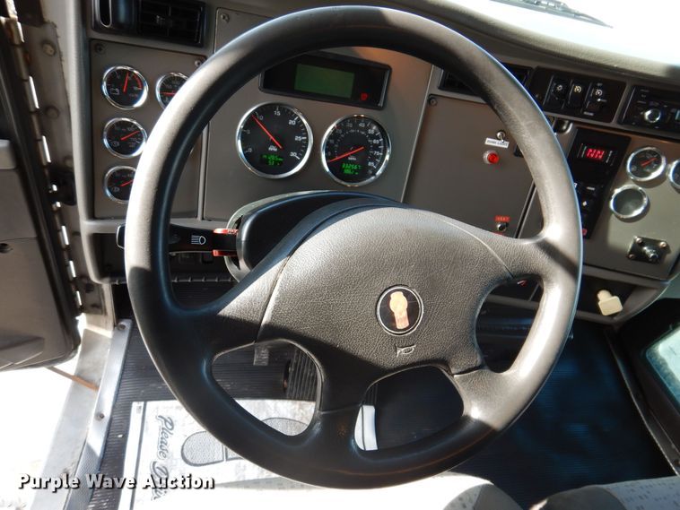 image for item KW9770 2014 Kenworth T370  truck cab and chassis