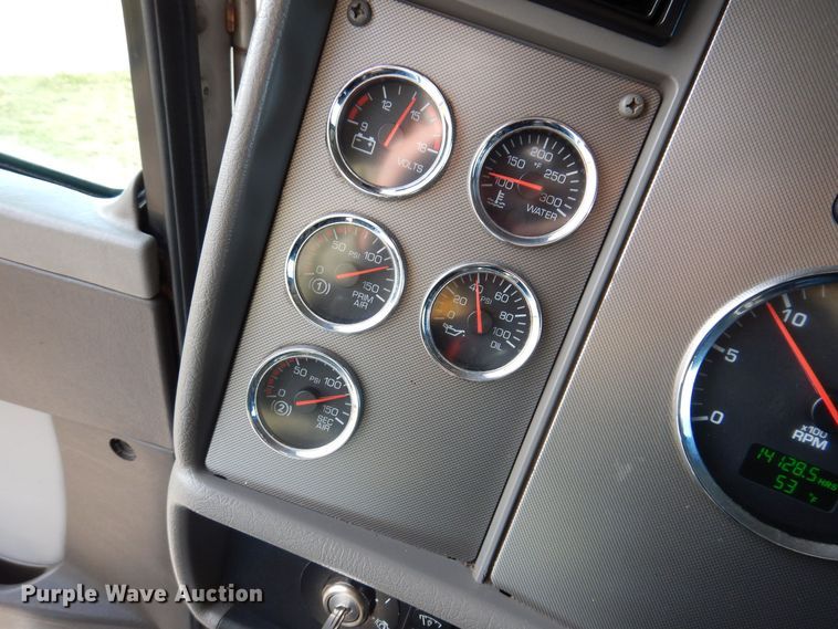 image for item KW9770 2014 Kenworth T370  truck cab and chassis