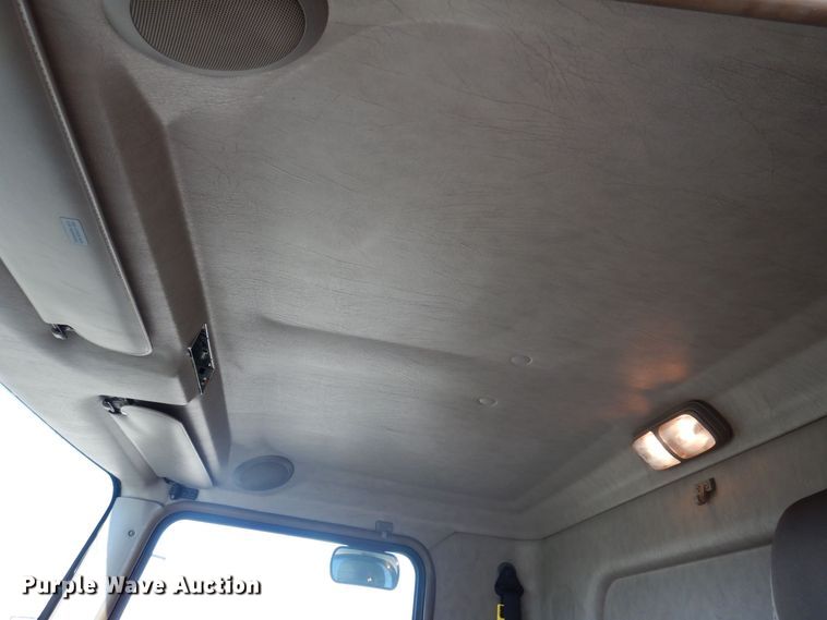 image for item KW9770 2014 Kenworth T370  truck cab and chassis