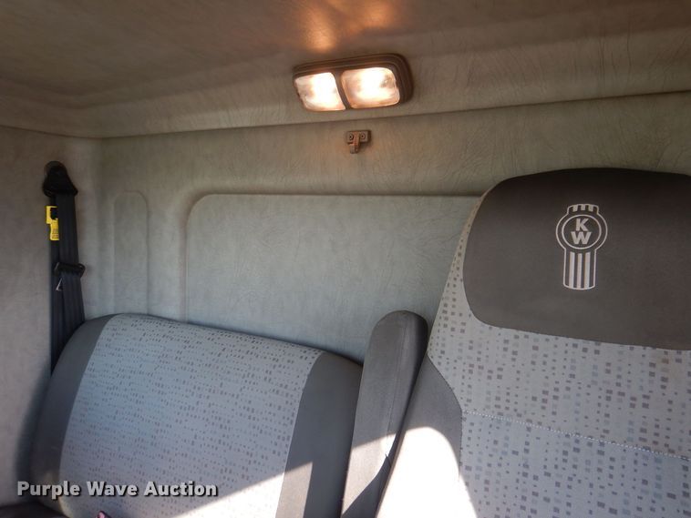 image for item KW9770 2014 Kenworth T370  truck cab and chassis