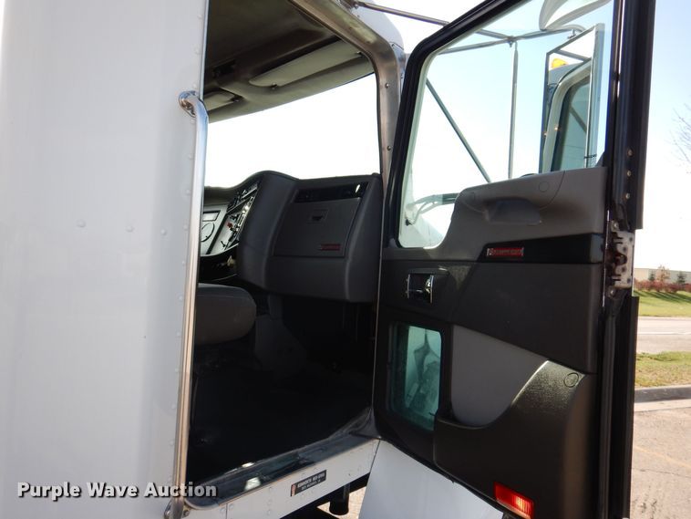 image for item KW9770 2014 Kenworth T370  truck cab and chassis