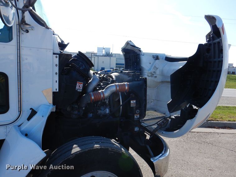 image for item KW9770 2014 Kenworth T370  truck cab and chassis