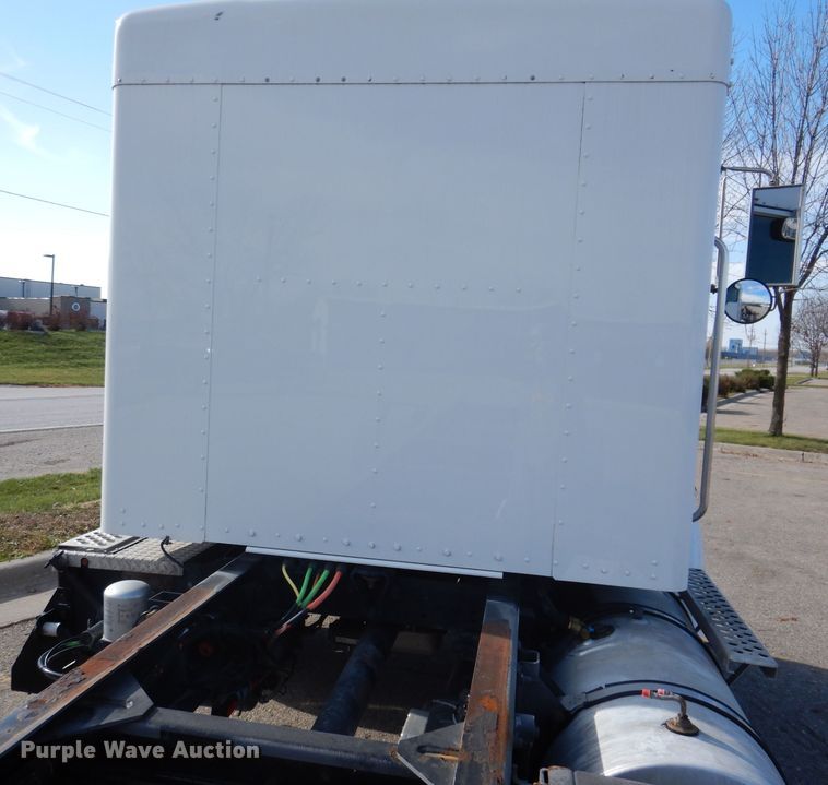 image for item KW9770 2014 Kenworth T370  truck cab and chassis