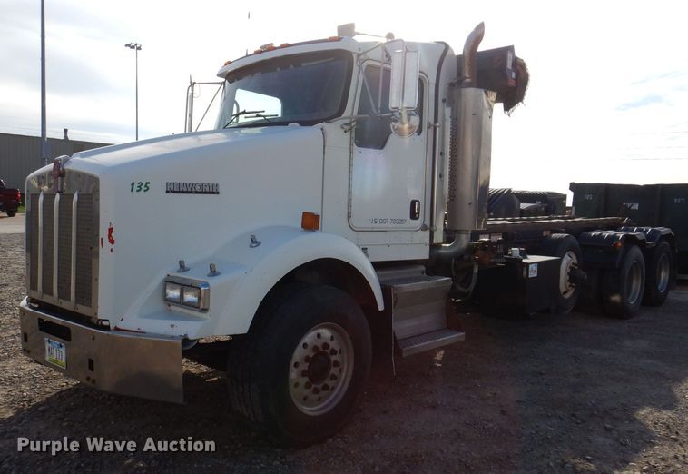 image for item KW9772 2006 Kenworth T800  roll-off container truck