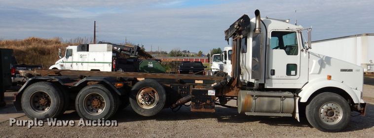 image for item KW9772 2006 Kenworth T800  roll-off container truck
