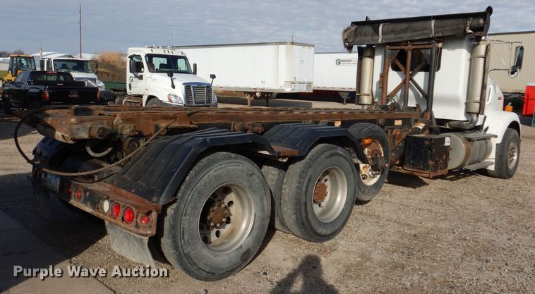 image for item KW9772 2006 Kenworth T800  roll-off container truck