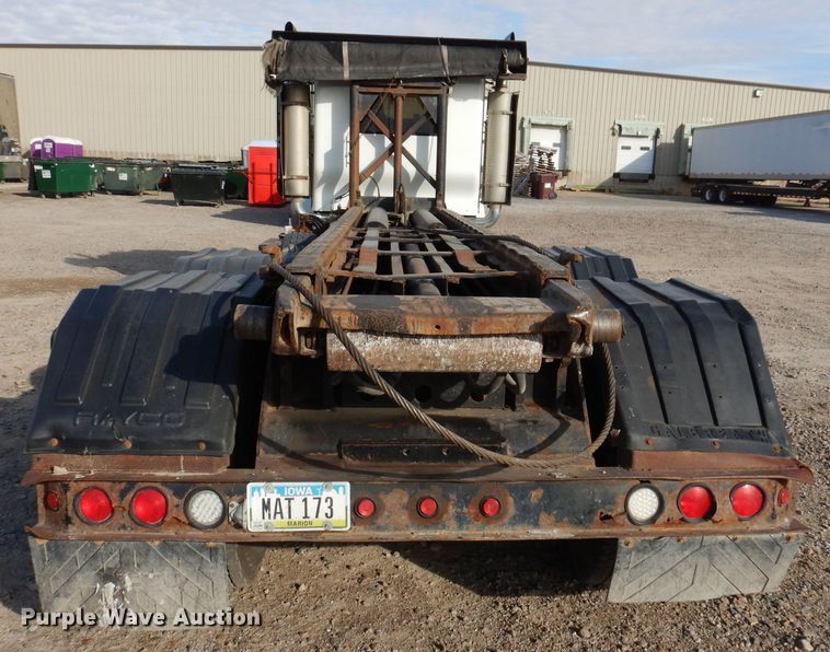 image for item KW9772 2006 Kenworth T800  roll-off container truck