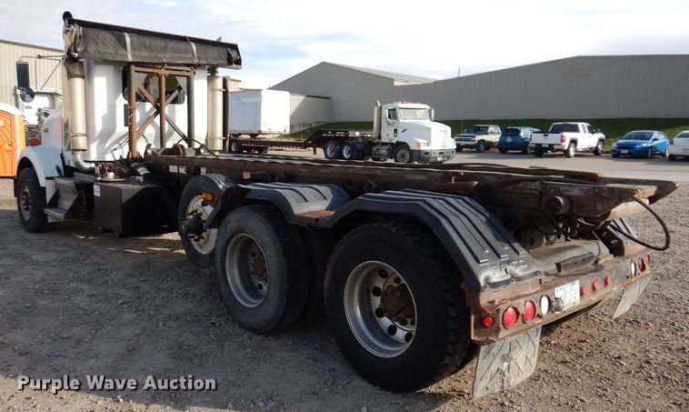 image for item KW9772 2006 Kenworth T800  roll-off container truck