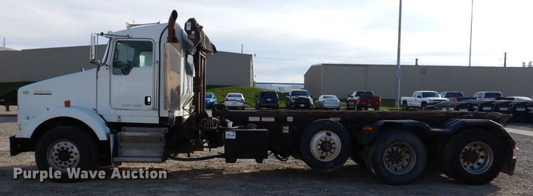 image for item KW9772 2006 Kenworth T800  roll-off container truck