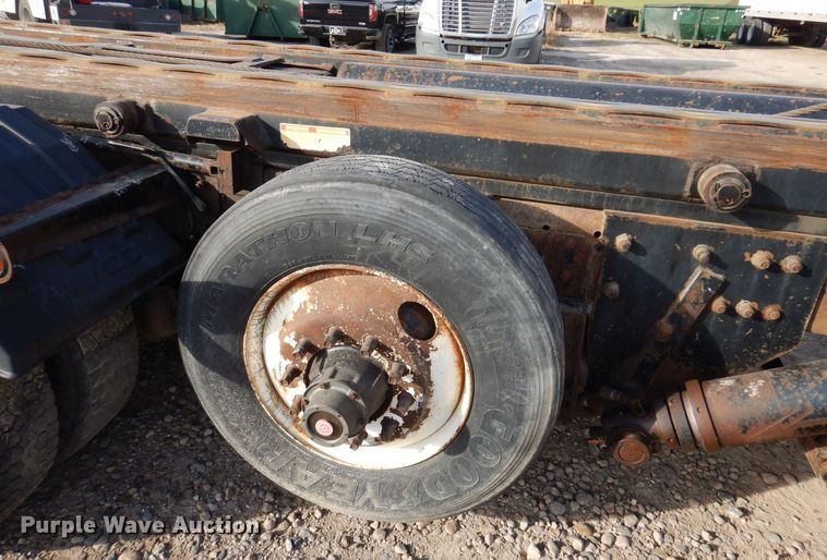 image for item KW9772 2006 Kenworth T800  roll-off container truck