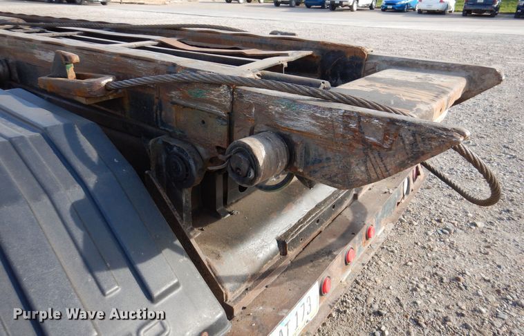 image for item KW9772 2006 Kenworth T800  roll-off container truck