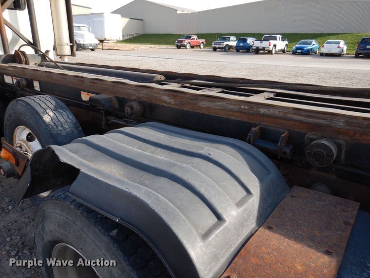 image for item KW9772 2006 Kenworth T800  roll-off container truck