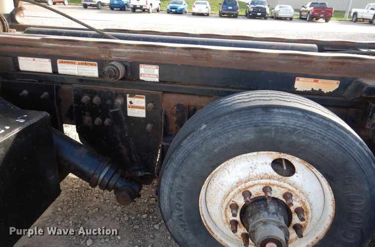 image for item KW9772 2006 Kenworth T800  roll-off container truck