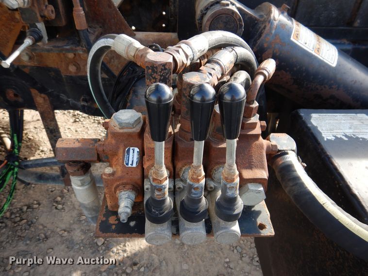 image for item KW9772 2006 Kenworth T800  roll-off container truck