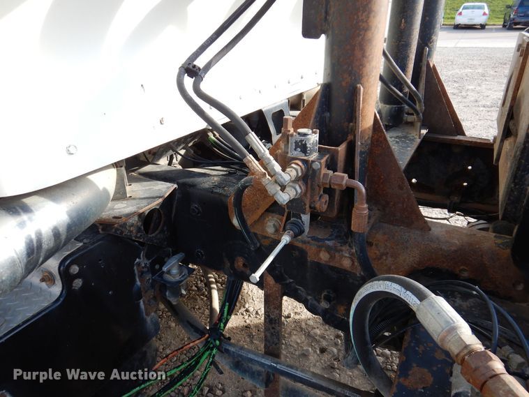 image for item KW9772 2006 Kenworth T800  roll-off container truck