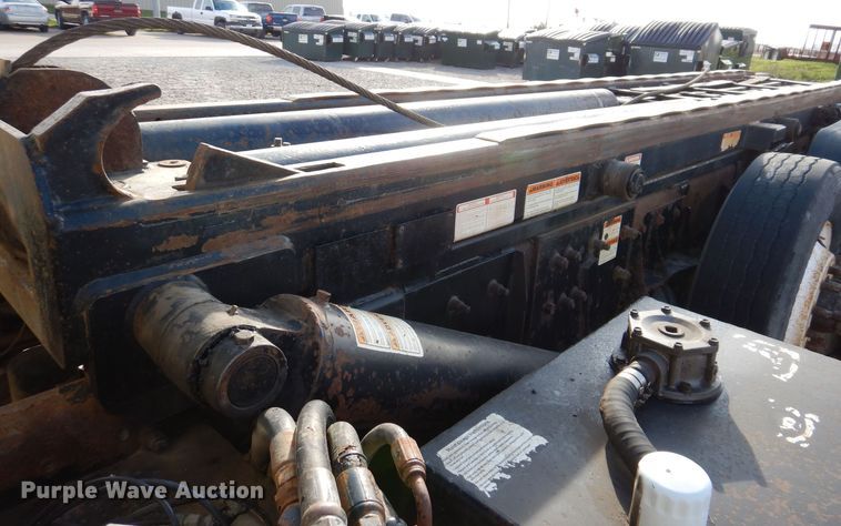 image for item KW9772 2006 Kenworth T800  roll-off container truck