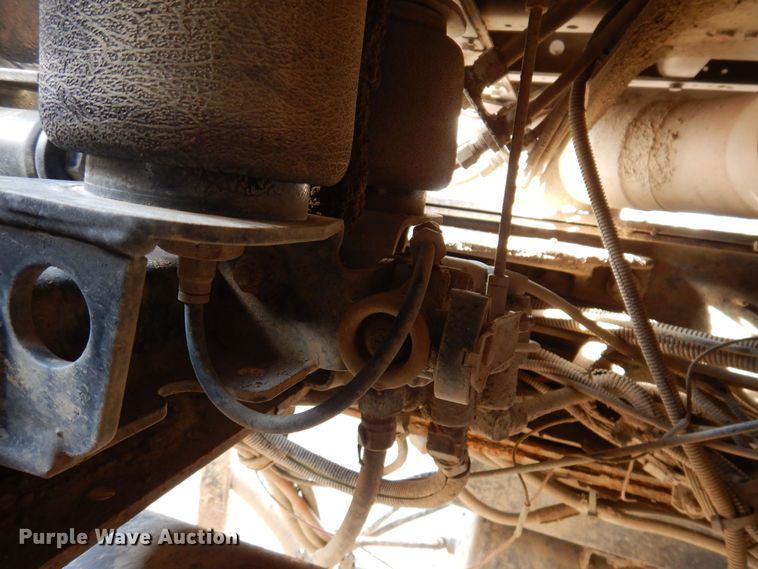 image for item KW9772 2006 Kenworth T800  roll-off container truck